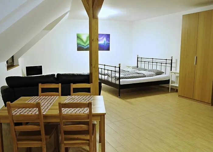椴树下公寓 Horni Hermanice (Pardubice)